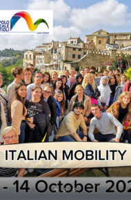 Erasmus Vasto italian mobility. Foto di gruppo con studenti e professori.